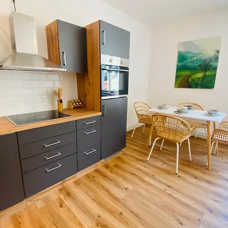 Bergluft 1 Modern With 2 Bedrooms 1 Hour From Vienna Parking & 24 Hour Self Check-in Grafenbach (Lower Austria)