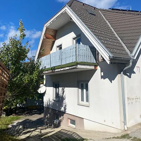 דירה Bergluft 1 Modern With 2 Bedrooms 1 Hour From Vienna Parking & 24 Hour Self Check-in